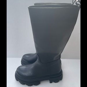 Steve Madden talk chunky black boots